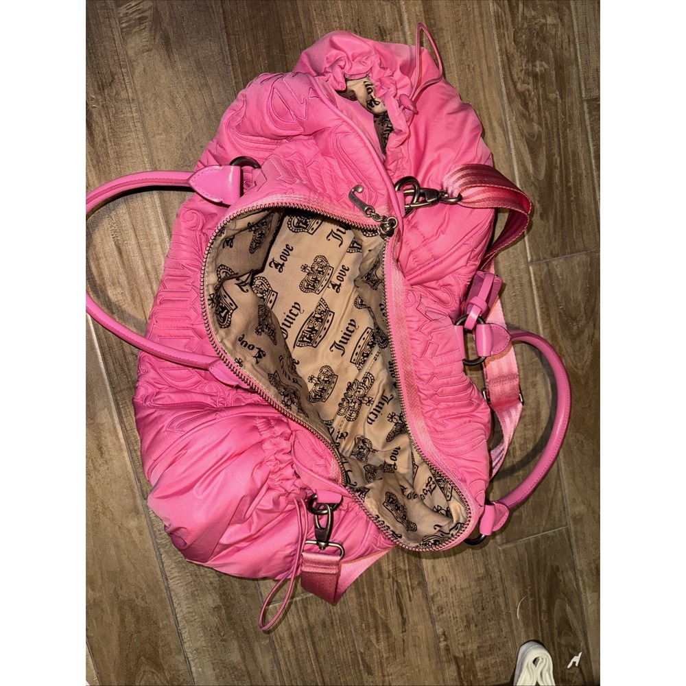 Juicy Couture Pink Duffle Tote Bag Purse Vintage Gothic Logo Daydreamer Y2k - Picture 9 of 10